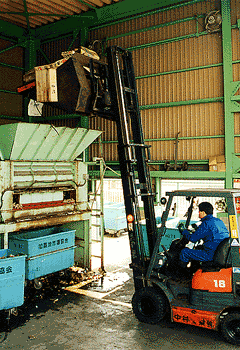 フォークリフト 1 水産物部ののりもの東京都中央卸売市場