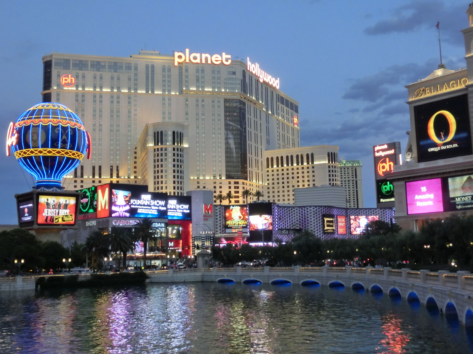 ベラージオ ホテル』の楽しみ方 豪華ホテルでラスベガスを満喫