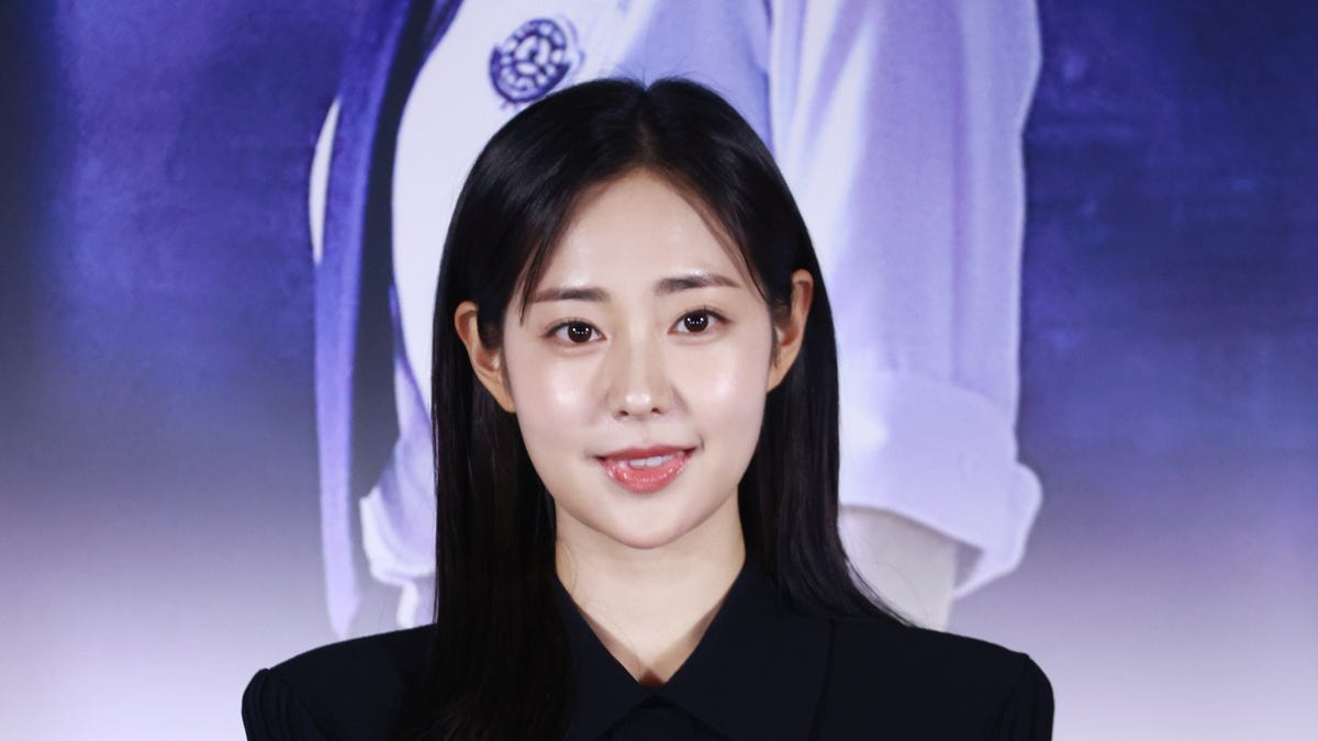 Netflix「脱出おひとり島」出演で人気に！シン・ジヨン、YouTubeチャンネルを開設“大きな愛と応援に感謝” - Kstyle