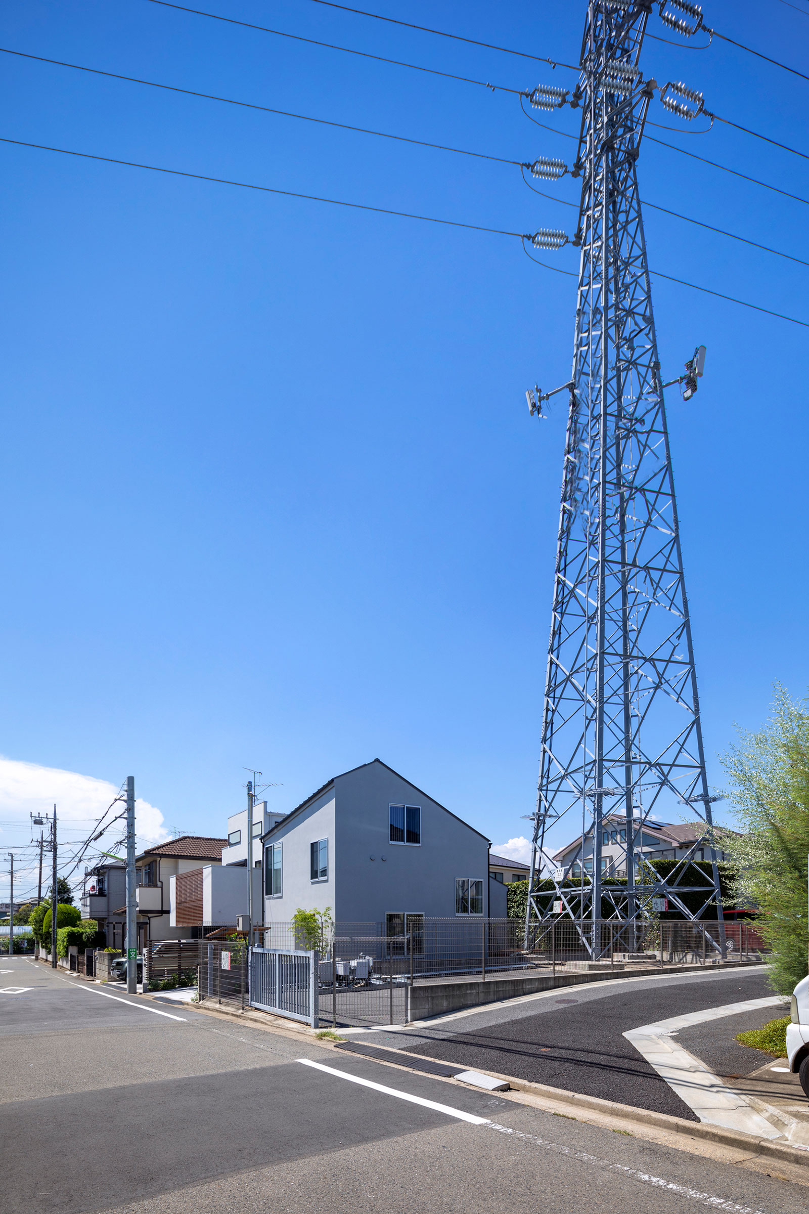 電気を送る鉄塔や送電線に関わる求人に転職する！仕事内容や必要な資格電気・機械転職ナビ