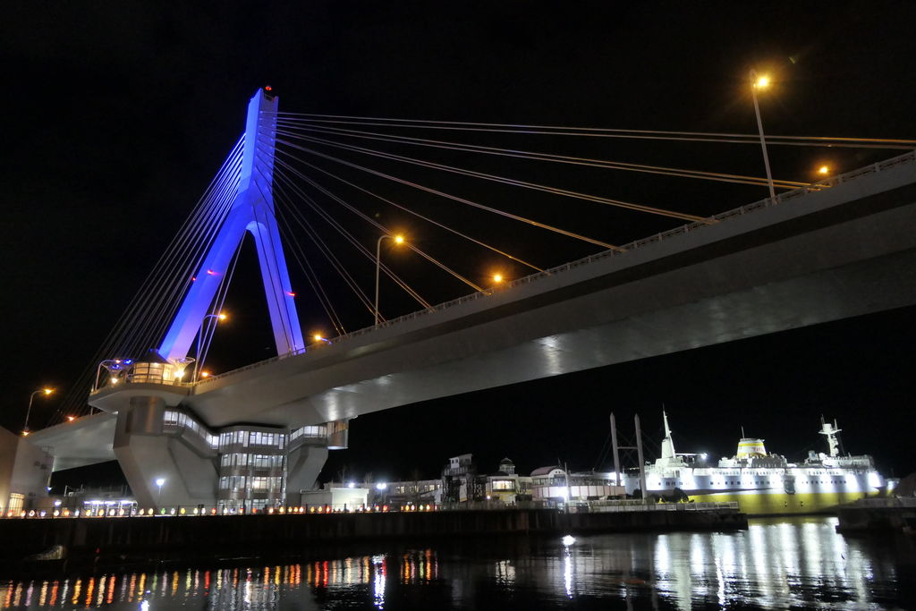 青森ベイブリッジ青森県青森市にある斜張橋 土木ウォッチング