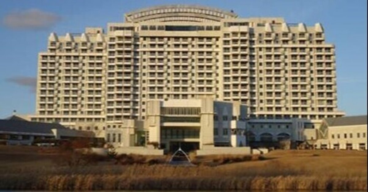 伊豆長岡 螺旋階段と南国風壁画が有名な廃墟ホテル - 廃屈な日々〜旅と廃墟の回顧録