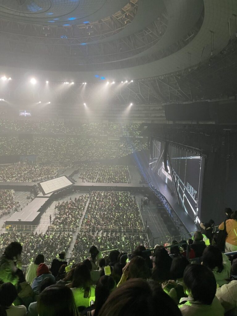 京セラドームライブは見えない？座席別の見え方と埋もれ対策を徹底ガイド - 彩り豊かな日常