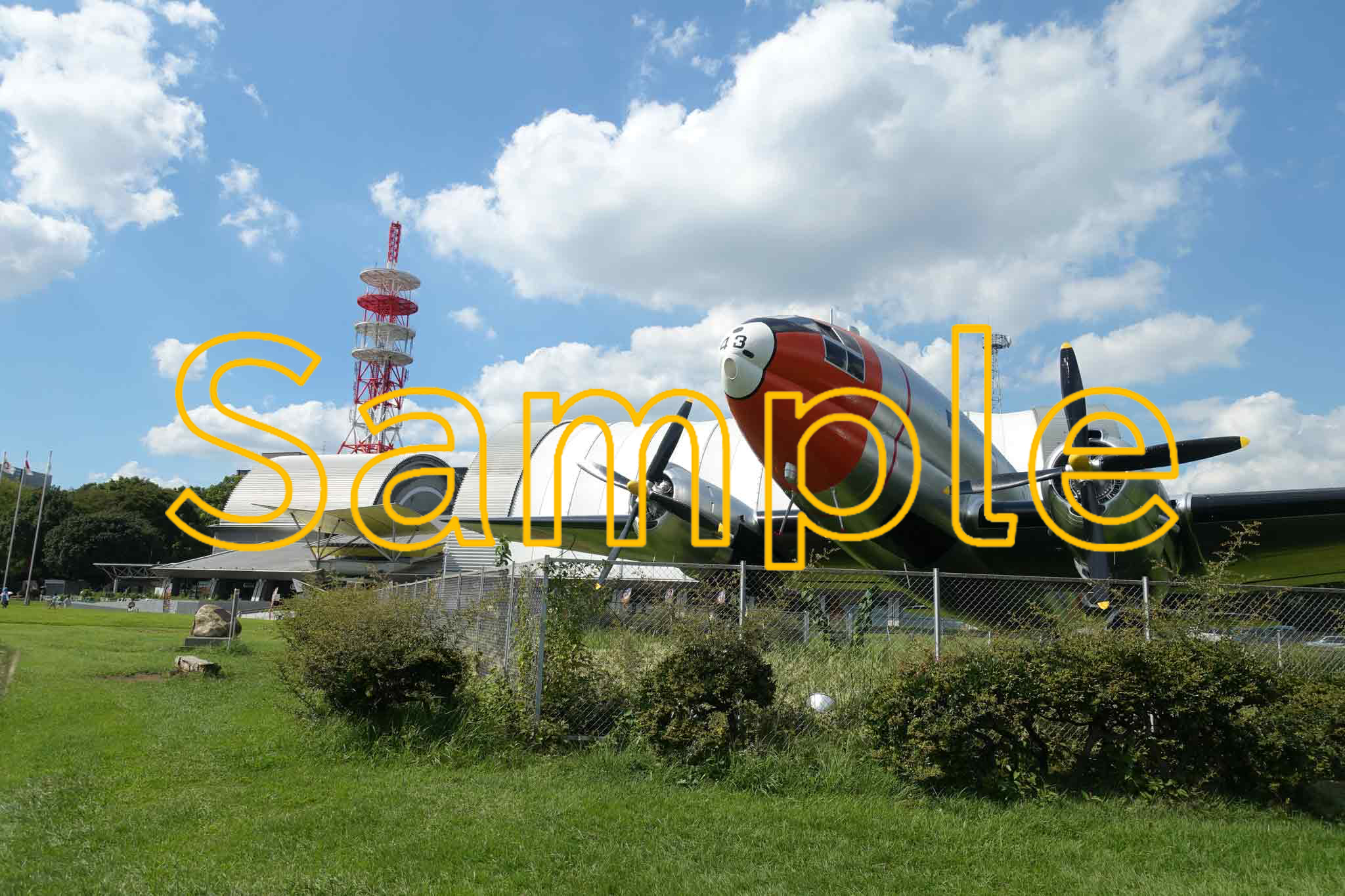 埼玉・所沢航空記念公園』貴重な飛行機の展示や、巨大スクリーンでの映像など見どころやグルメスポットをご紹介るるぶ+