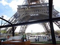 パリ初心者におすすめしたいアクティビティ BUSTRONOME - バストロノーム -