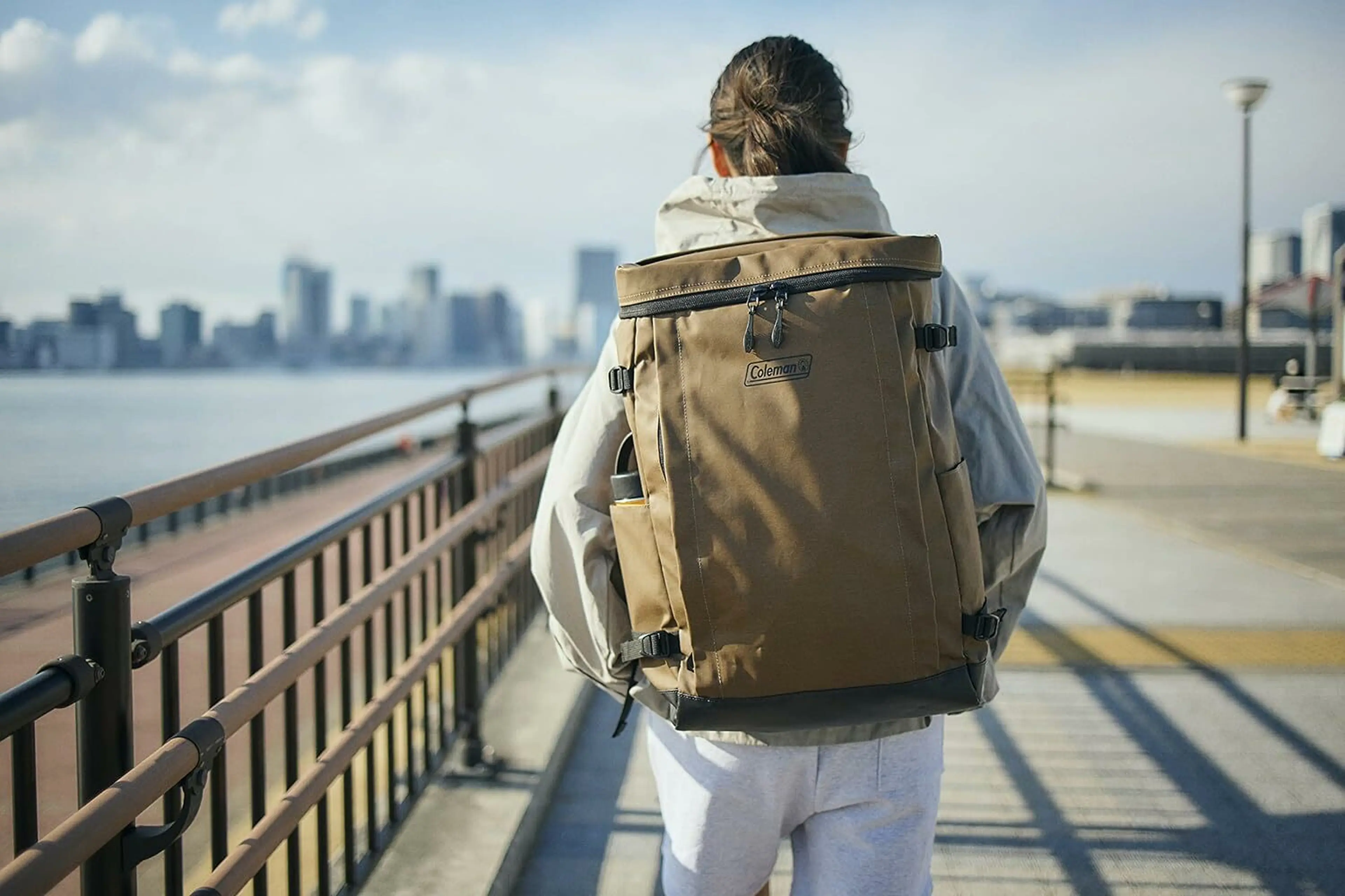 登山用リュック バックパッキングハイキングアウトドアスポーツのためのバックパック旅行キャンプバックパック防水バックパック 通勤 通学Amazon.co.jp: