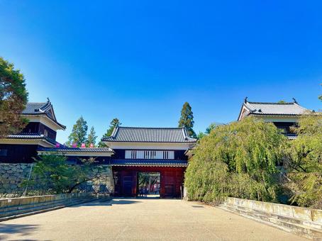 上田城 南櫓と紅葉の無料の写真素材 -