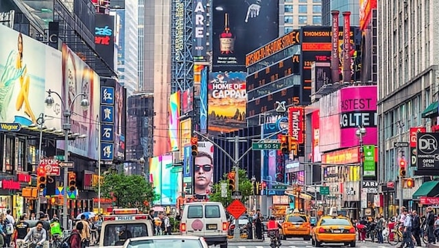 TOYS R US ピンズセット☆トイザらス☆タイムズスクエア☆ニューヨーク タイムズスクエアで訪れたい観光スポット「魂ネイションズ」の直営店「TAMASHIINATIONS