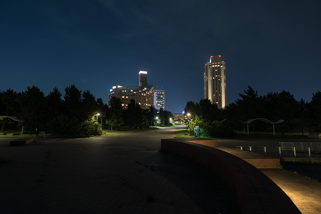 潮風公園駐車場 海を見渡す潮風公園に隣接の駐車場