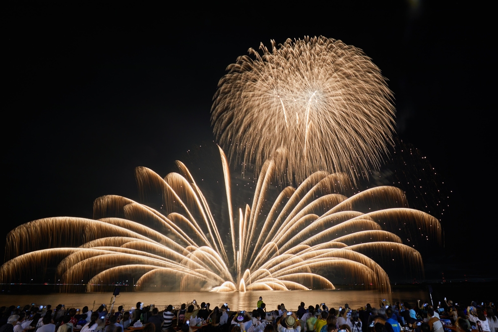 水郷おみがわ花火大会 - Wikipedia