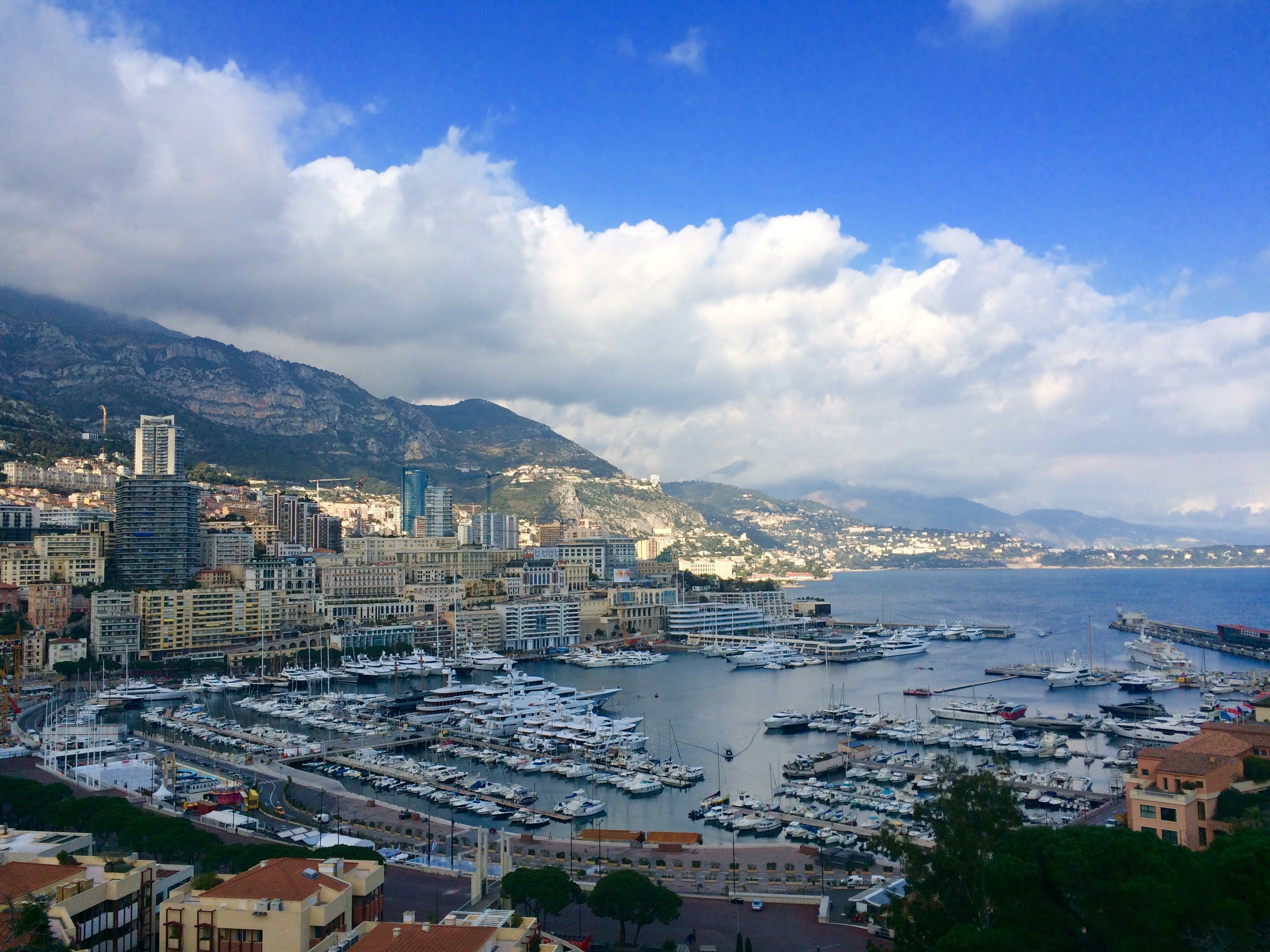 モナコの変化 - カフェ・ド・パリ・モンテカルロが2023年に再オープン ショットマガジン