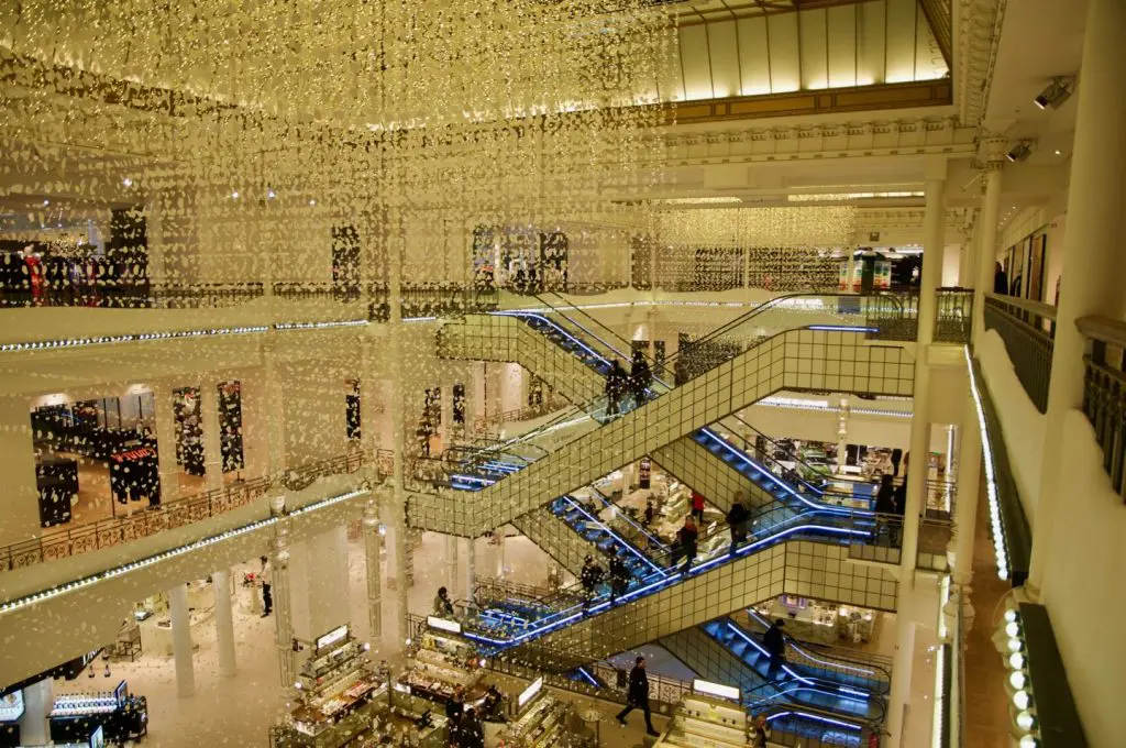 パリ・世界最古の百貨店デパート ボン・マルシェ