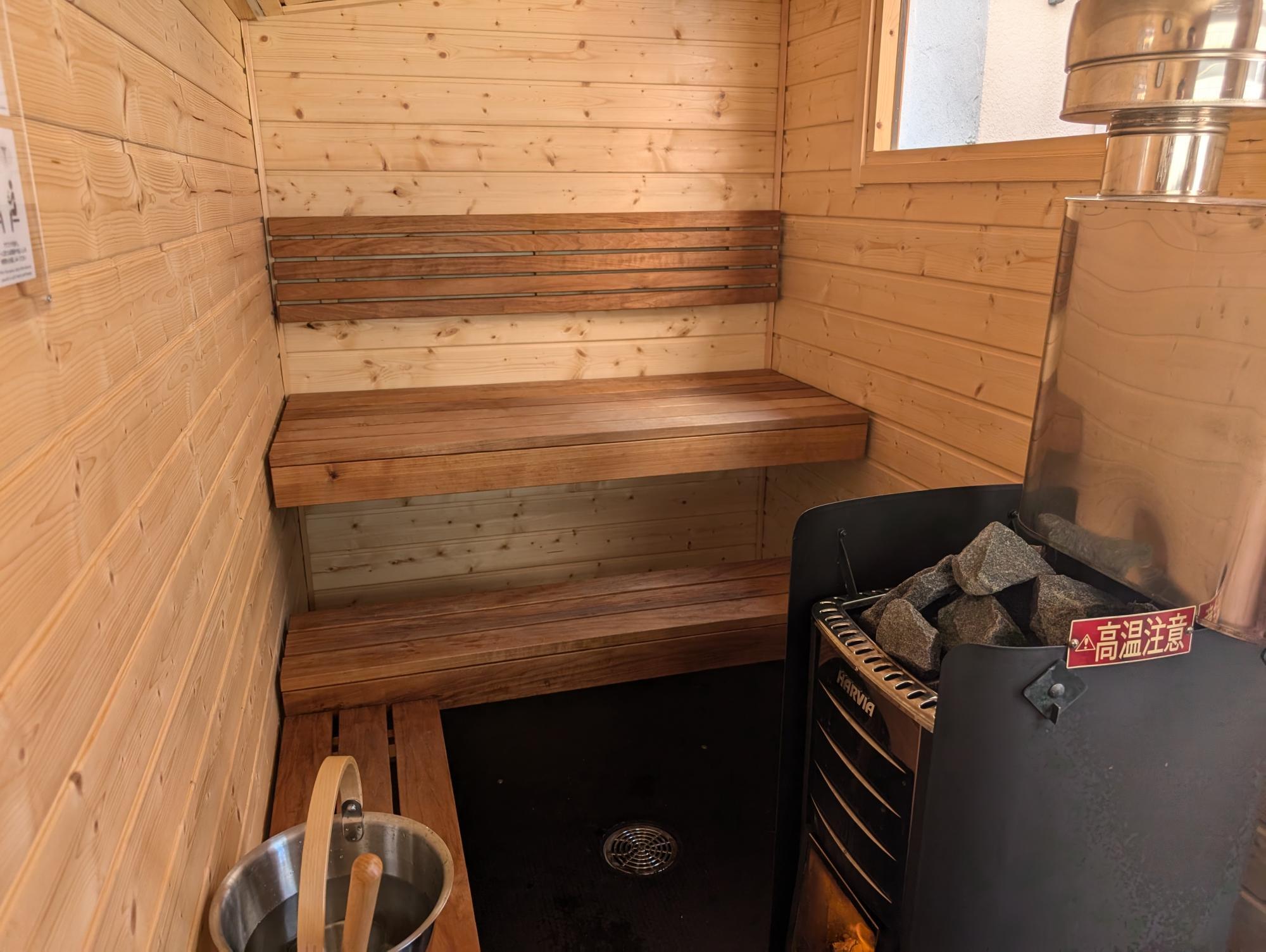 広々デッキの上に2棟のサウナをDIY！ 手作りサウナ小屋実例集ドゥーパ