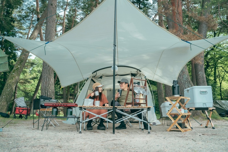 日よけ・雨よけ・プライバシー確保！タープの張り方アレンジ４選キャンプ情報メディア LANTERN – ランタン