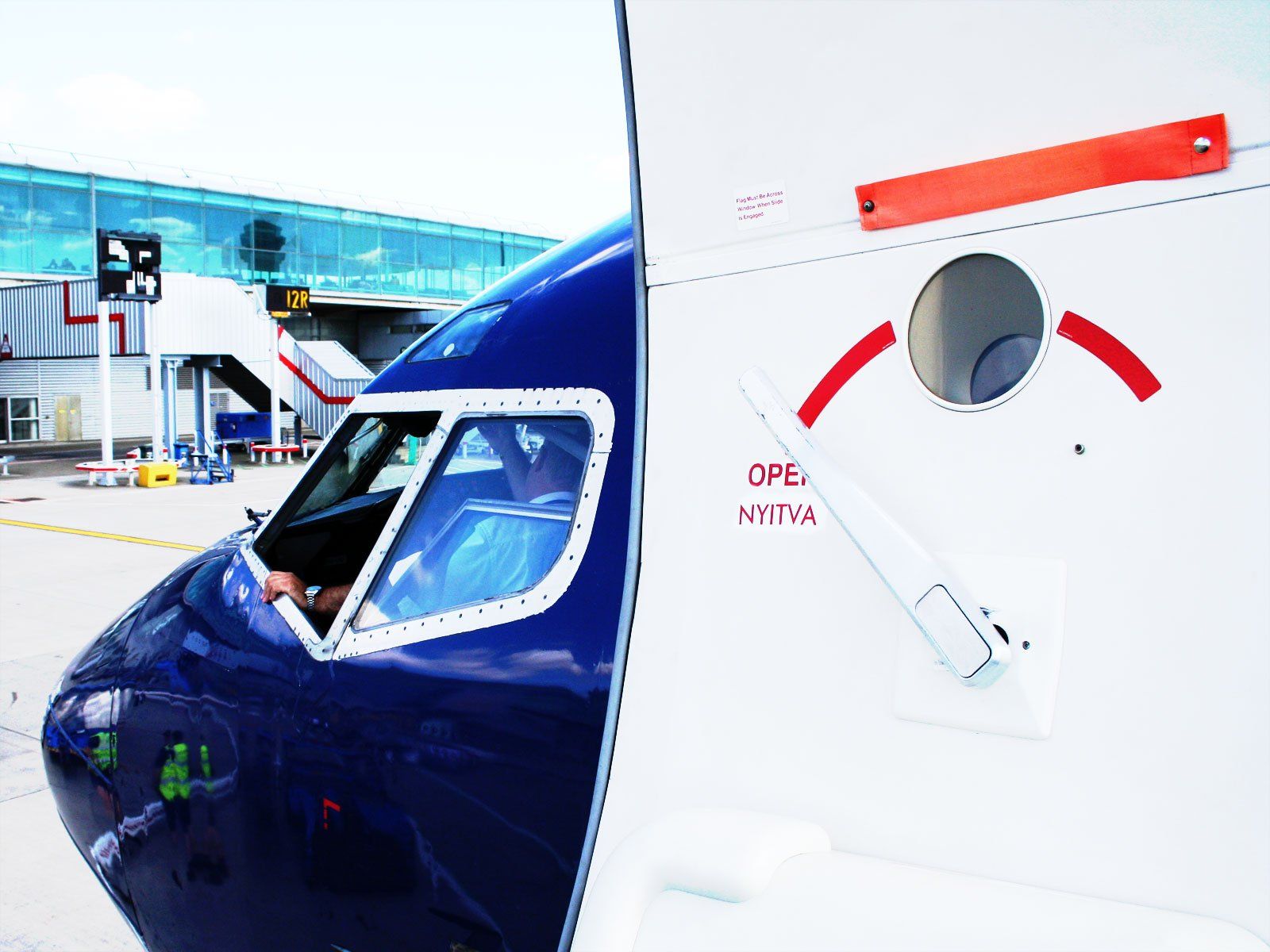 飛行機のコックピットのドア3Dモデル - TurboSquid