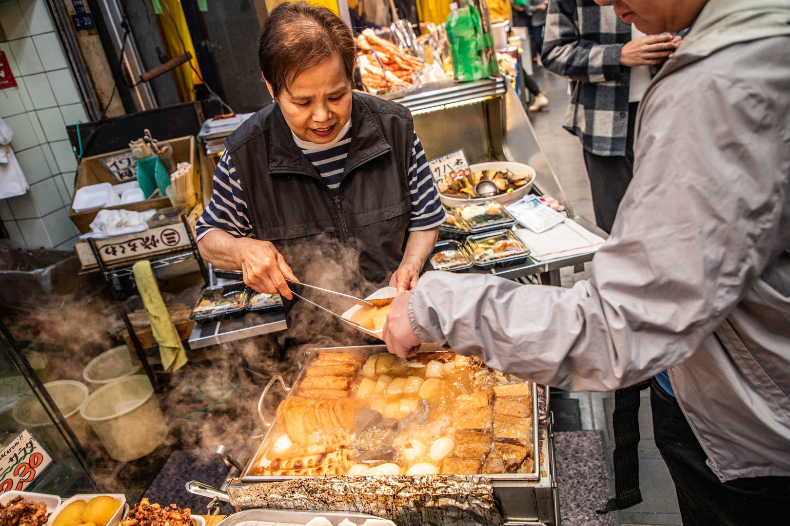 最新 大阪「黑門市場」交通、必吃美食購物資訊攻略！ - MATCHA