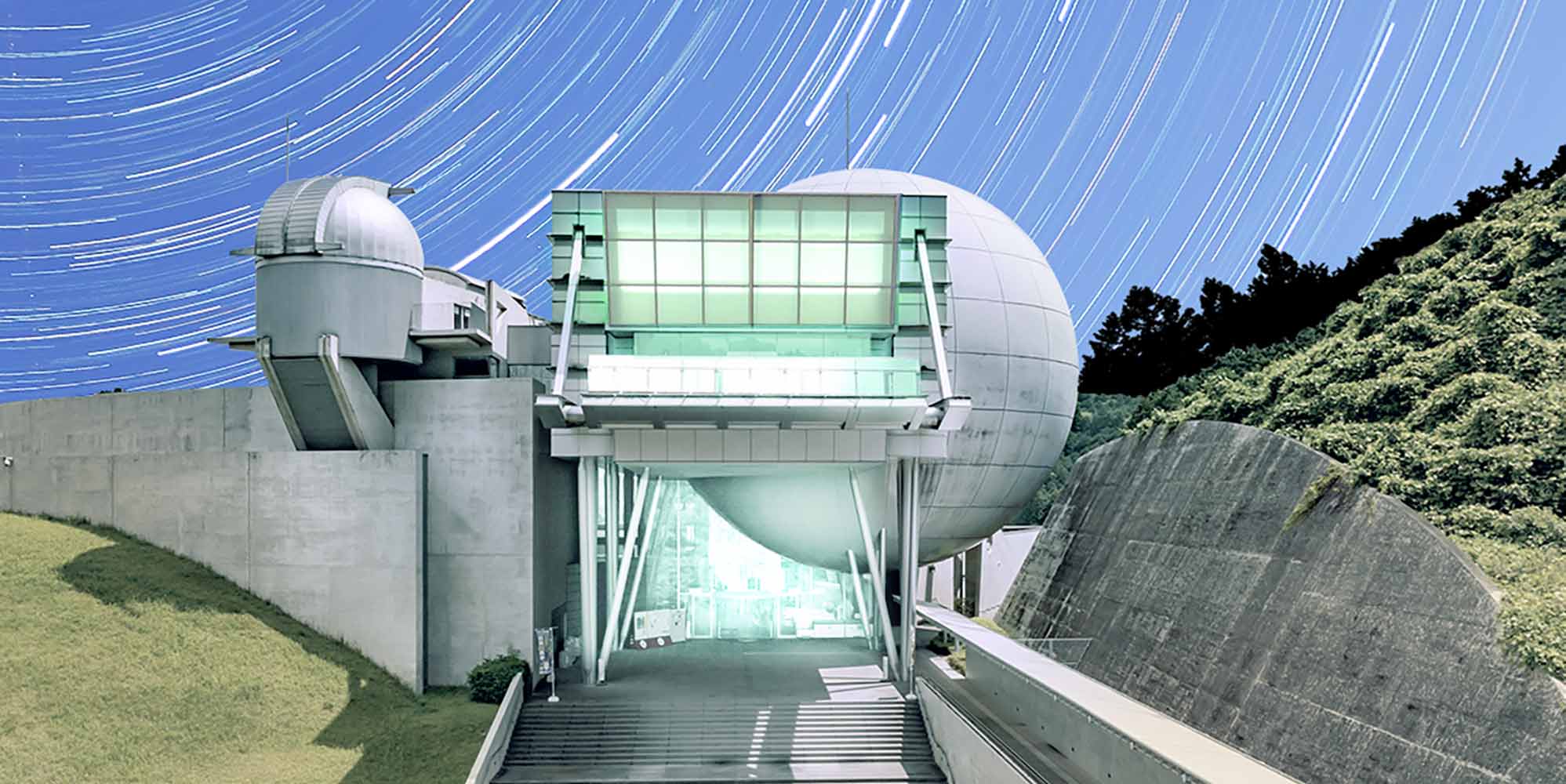 佐賀県立宇宙科学館 空中サイクリング 重力体感 - 日本経済新聞