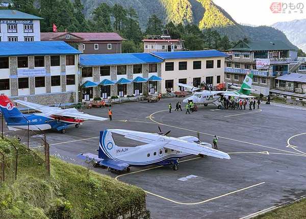 画像ギャラリー「世界一危険な空港」に行ってきた 激短滑走路の先には崖！ 驚きの離着陸事情乗りものニュース