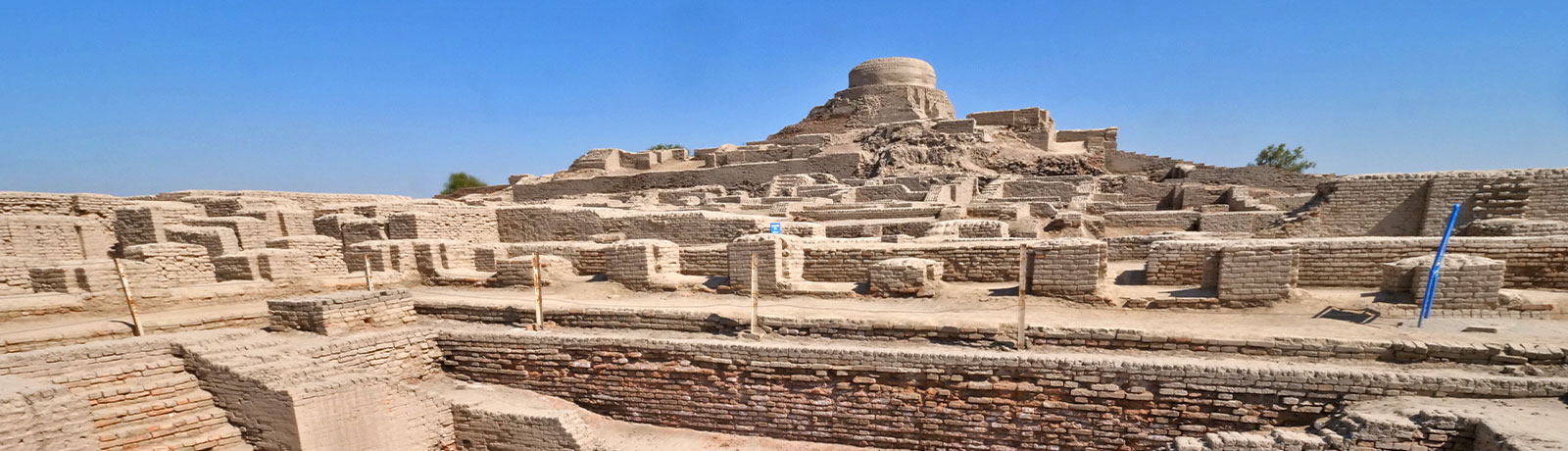 南アジア文化遺産の世界 トピックス2 世界遺産モヘンジョダロのいま－保護・保全をどうすればよいのか－ 下文化遺産の世界