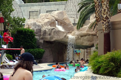 ラスベガスのプライベートデイクラブプールパーティークロール パーティーバス付き2025