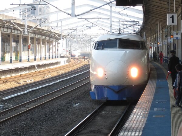 自動券売機で乗車券と特急券を別々に買えます - 攻城団ブログ