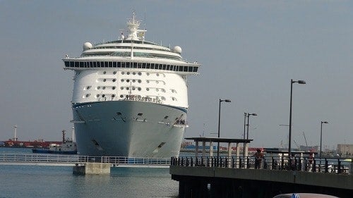 沖縄みなとオアシス OKINAWA MINATO OASIS