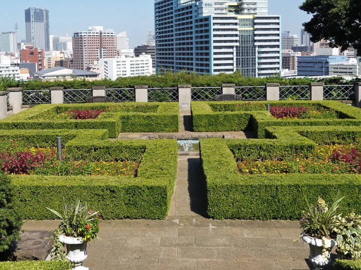 横浜を一望するカフェで優雅な時間を！見どころが多い外交官の家