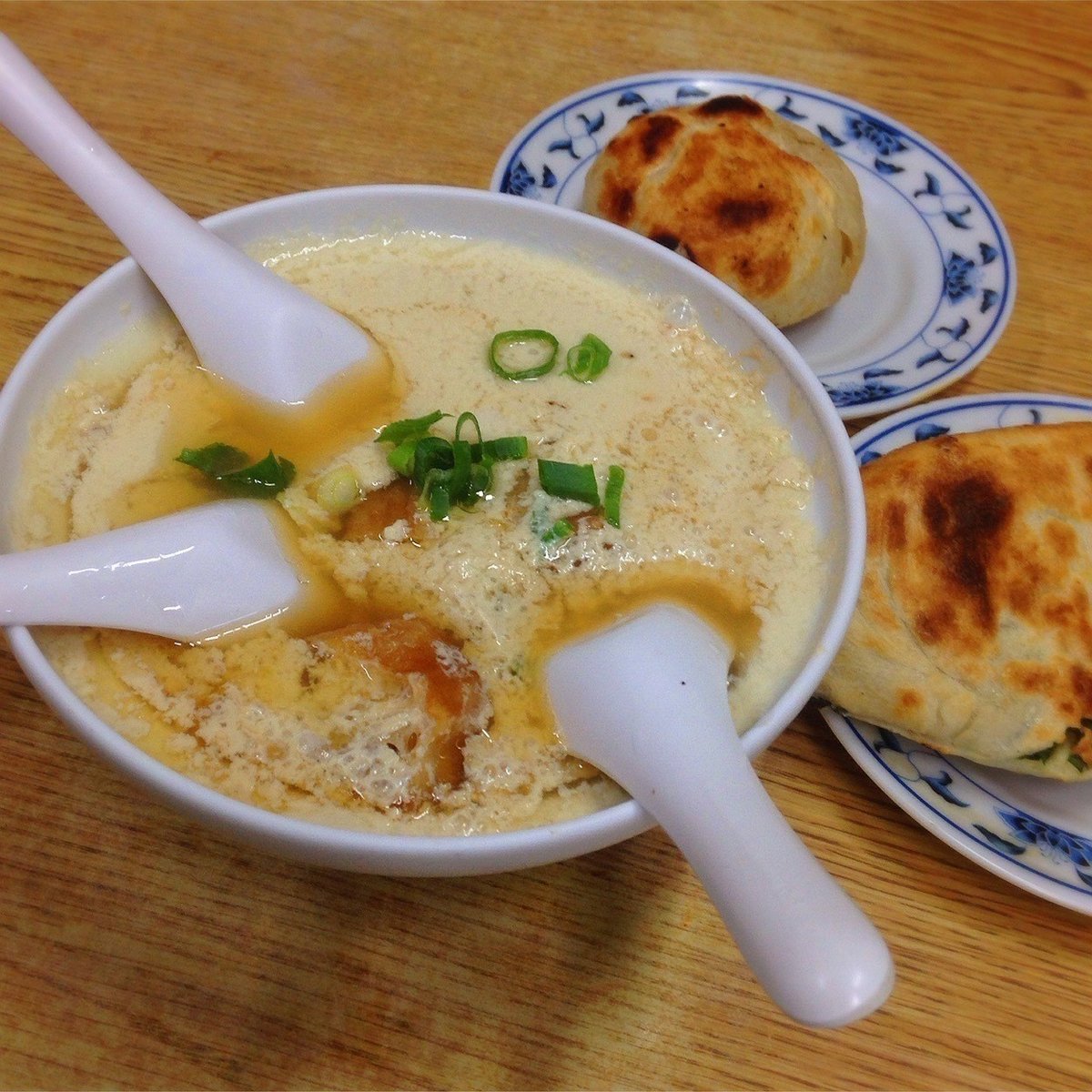 シェントウジャン 鹹豆漿 とは？具材や味わい、食べ方をご紹介！デリッシュキッチン