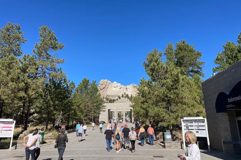マウントラシュモア国立モニュメントLink-USA アメリカの旅行・観光の情報サイト