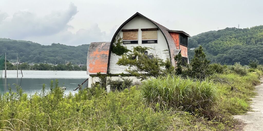岡山県の牛窓の水没ペンション村。バブルが残した死の遺産と理由TeamSEEK