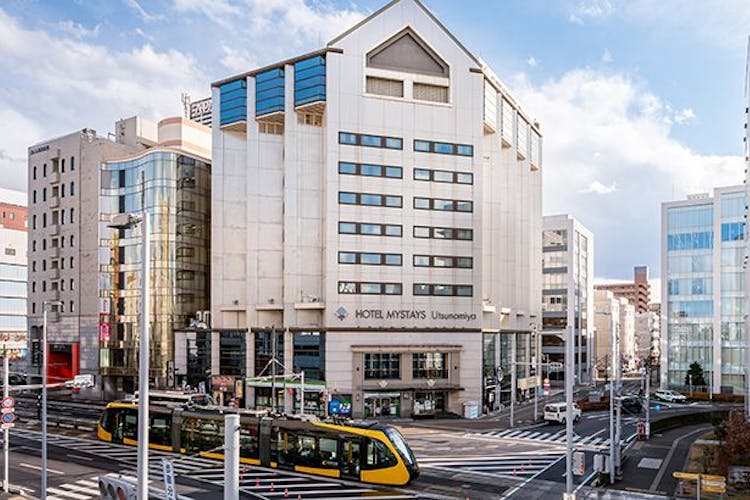 宇都宮駅東側には都会的な街並み ＬＲＴ「ライトライン」が高頻度運行、平日は午前４時台から走る :