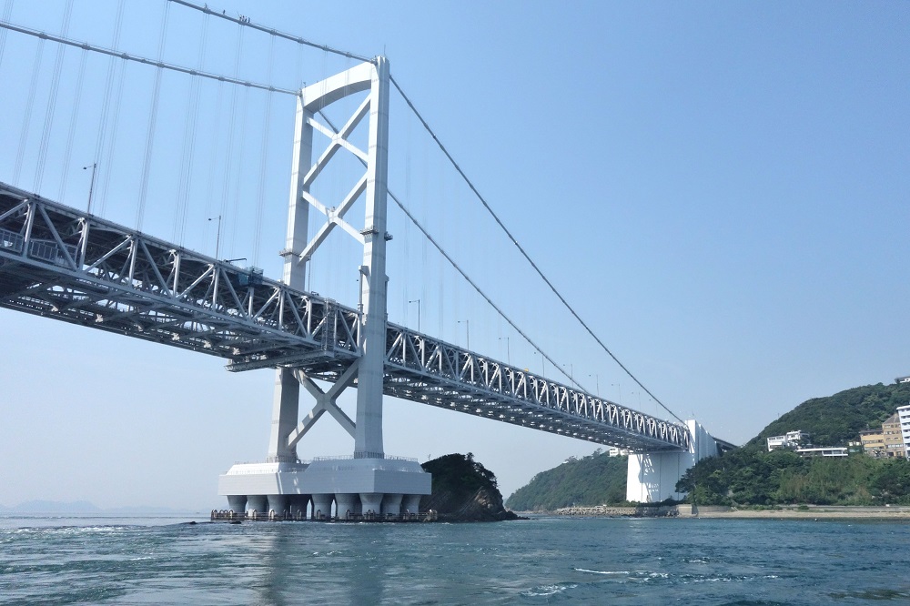 今日の渦潮 干潮・中潮 １０:３０am撮影 今週は,、大渦を見られる可能性大です。海上散歩で気分爽快！