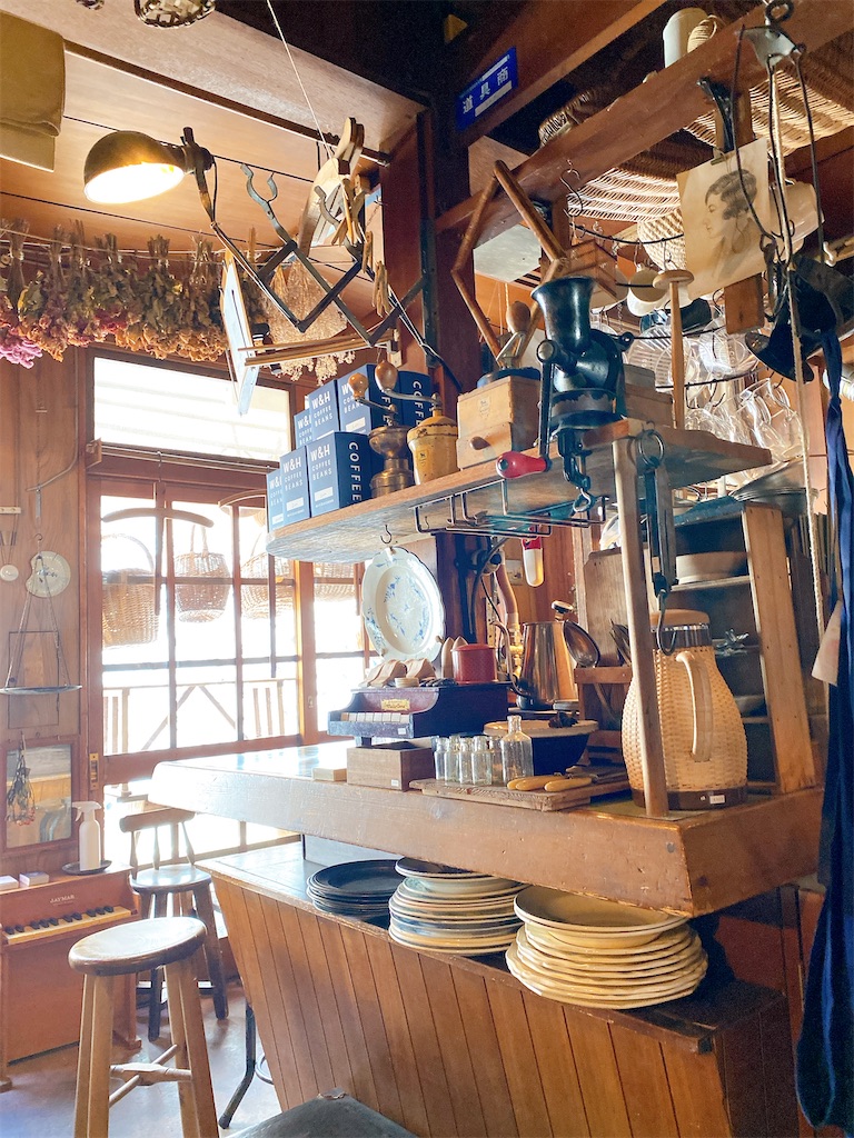 鴨川を眺めながらピクニック。LifestylemadameFIGARO.jp フィガロジャポン