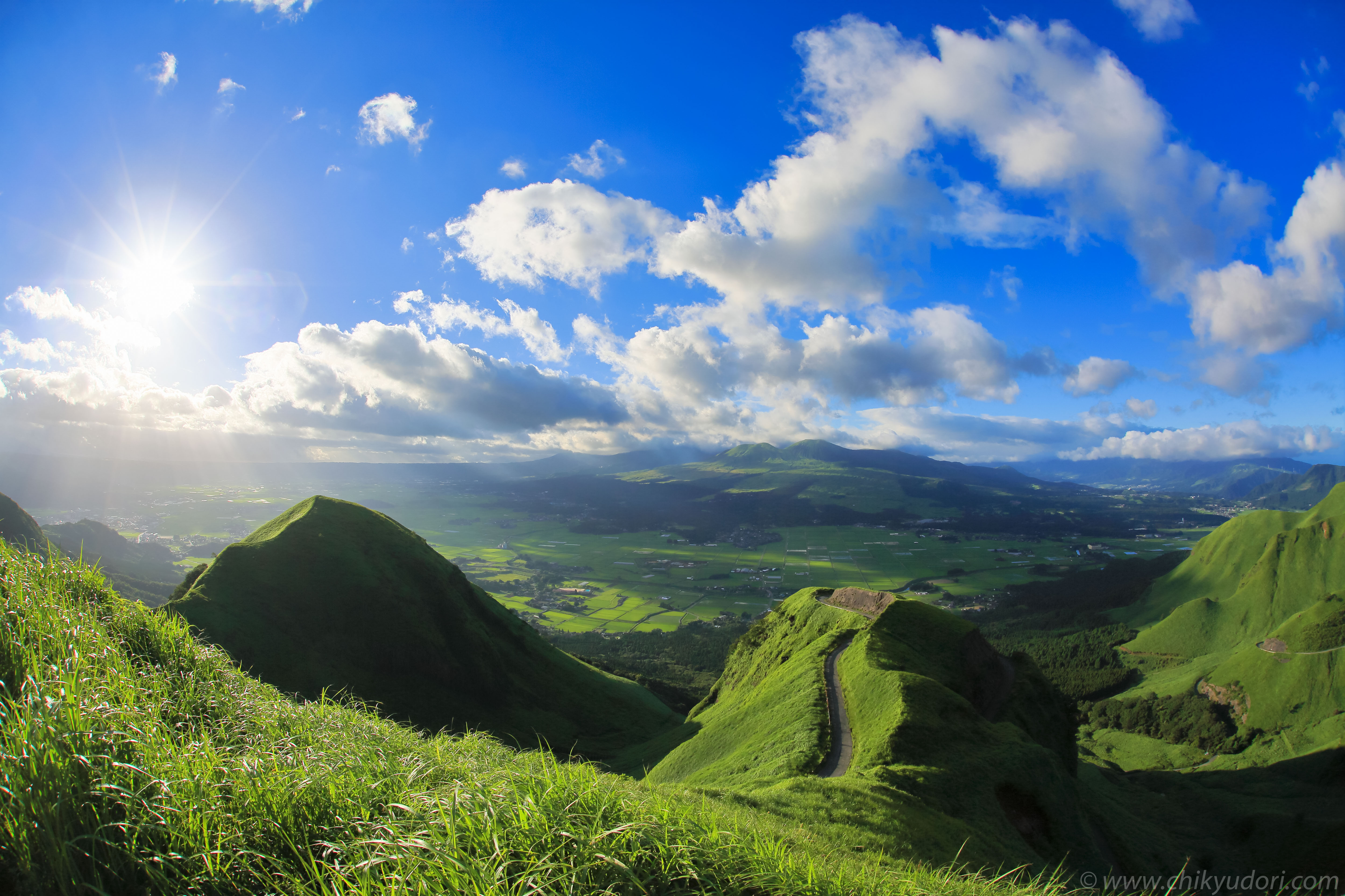 熊本・阿蘇が世界に誇る絶景10選！ラピュタの道 天空の道 も！ZEKKEI Japan