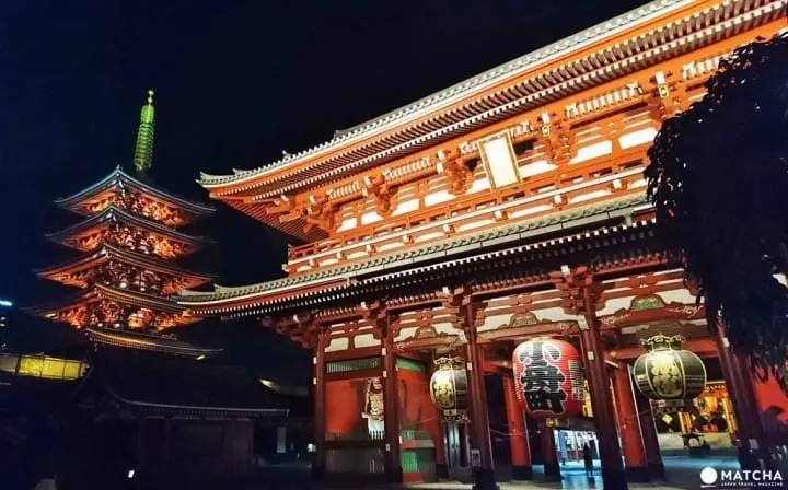人ごみが苦手な人が浅草寺を楽しむなら夜のライトアップを見に行こう