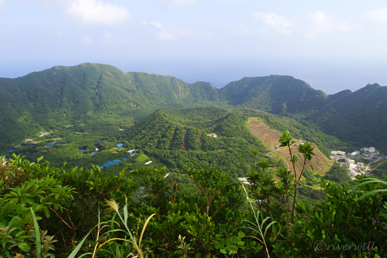 神秘の洞窟パガットケーブトレッキングツアー ジャングル探検+天然プールでスイミング！歴史も学べるエコアドベンチャー＜午前 英語ガイド 送迎付き＞グアムの観光・オプショナルツアー専門 VELTRA