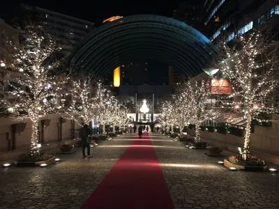 Baccarat ETERNAL LIGHTS-歓びのかたち-」世界最大級のバカラシャンデリアの輝きが、今年も恵比寿ガーデンプレイスに。サッポロ不動産開発株式会社のプレスリリース