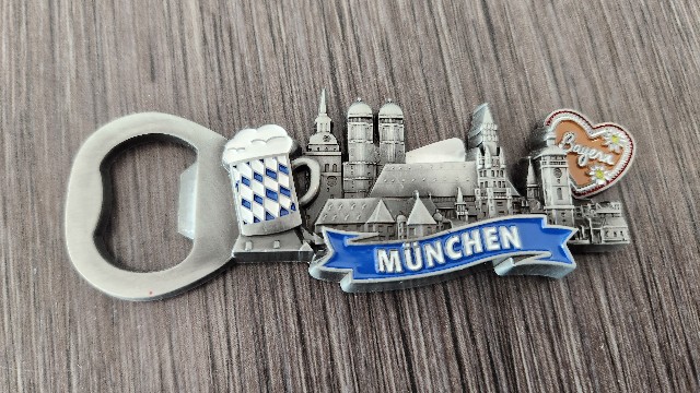 ミュンヘン: 空港内の便利なスーパーマーケット みゅうベネルクスブログオプショナルツアー・現地ツアーの みゅう