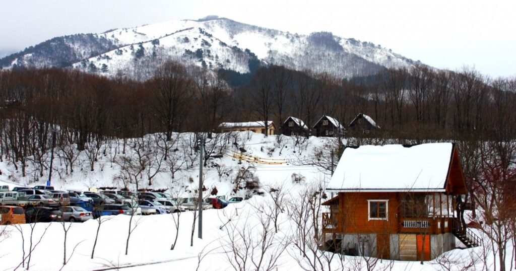 雪のアクティビティが楽しめるコテージ 貸別荘 16選