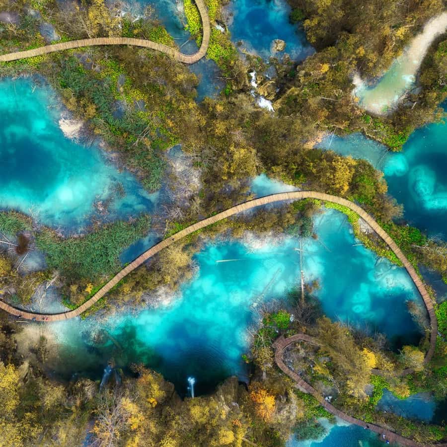 スプリト発プリトヴィツェ湖群国立公園＆クルカ滝 2日間先行入場ツアーKlook