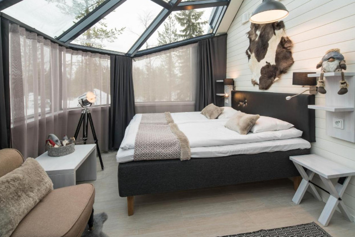 ロヴァニエミ ガラスイグルーで寝ながらオーロラ鑑賞！2泊プラン ロヴァニエミ近郊サンタクロース村近くのガラスイグルー宿泊 の予約ならホットホリデ