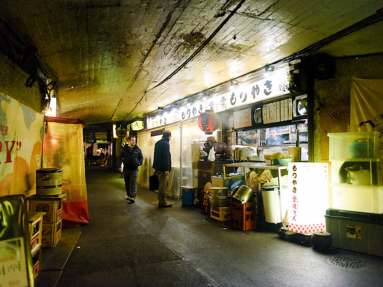 新橋ガード下：サラリーマンの聖地で味わう絶品グルメ - スナックへいらっしゃい～スナ女®五十嵐のスナックノウハウを大公開