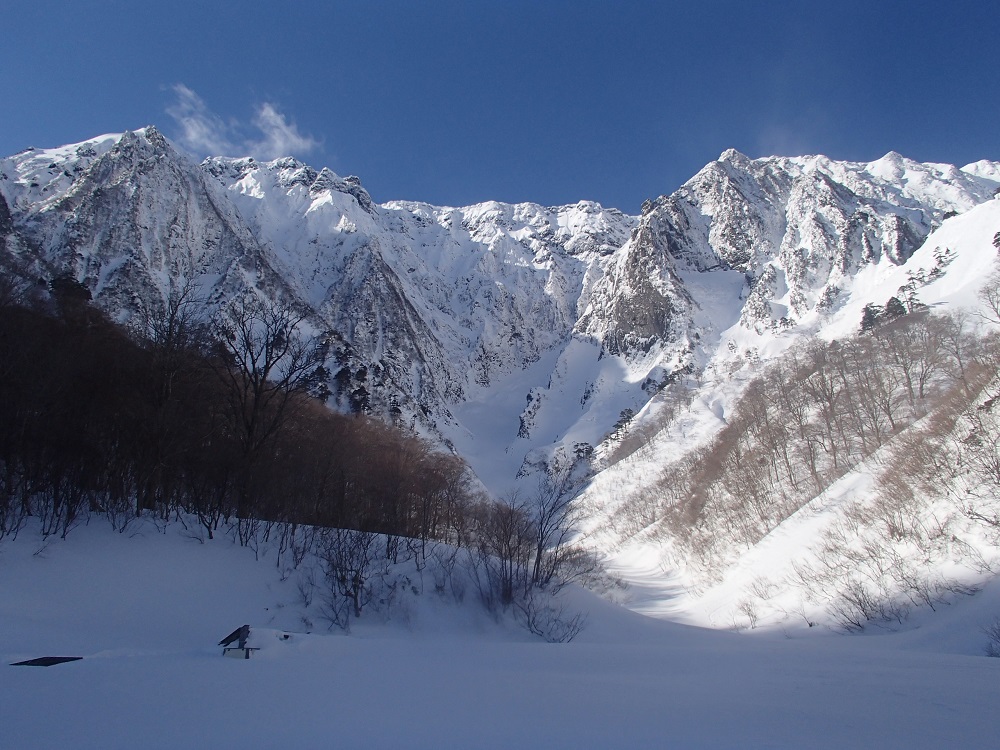 2025年度 谷川岳一ノ倉沢ハイキングに行くなら電気ガイドバスがおすすめ!!! -