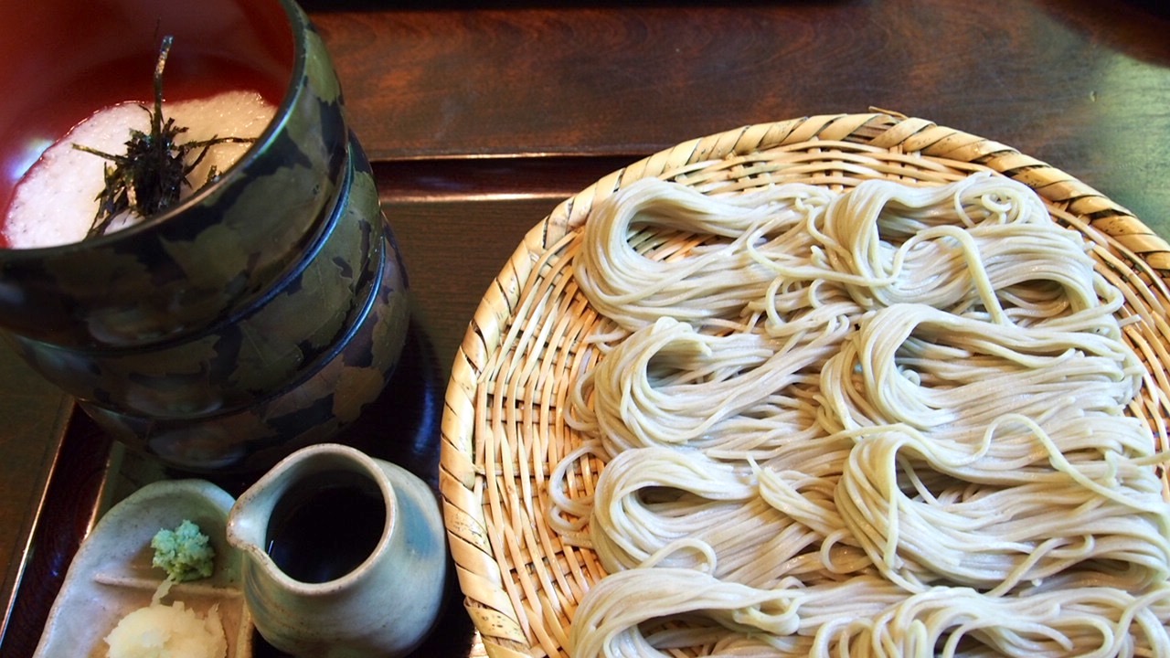 山を愛する高所恐怖症の店主は、元日本代表スキーヤー 『手打ちそば岳』 - .HYAKKEI