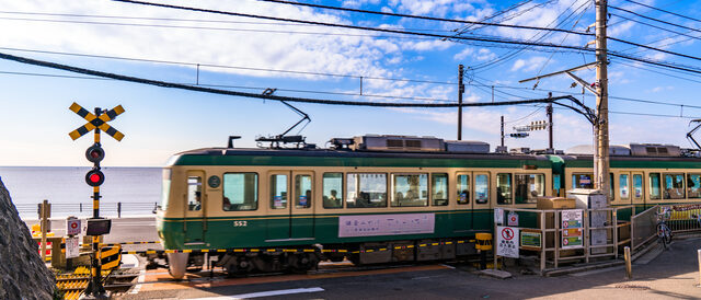 スラムダンク 踏切の場所は？江ノ電・鎌倉高校前の踏切はここ！ – skyticket 観光ガイド