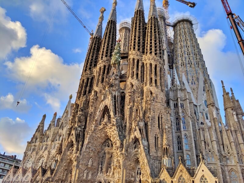 ヨーロッパ周遊記⑦ ～バルセロナ・サグラダ・ファミリア～藤井製瓦工業スタッフブログ