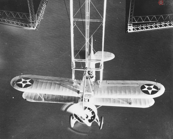 空中空母 - Wikipedia