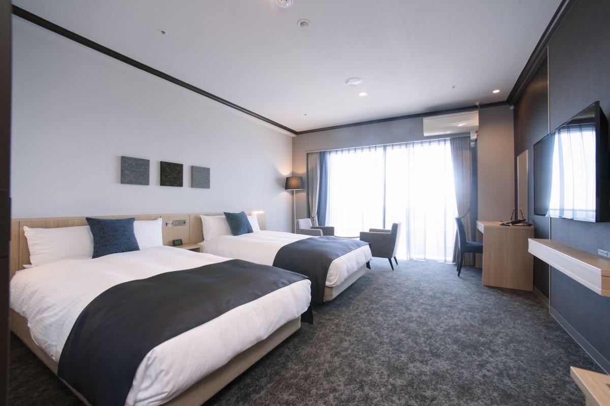 巨大な観音様が守ってくれている？ - 仙台市、仙台ヒルズホテルの写真 - トリップアドバイザ