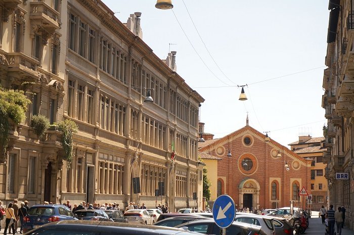 最後の晩餐 の隣にあるサンタマリアデッレグラツィエ教会 ⛪️ 最後の晩餐を見にくる人の待合場所になっている教会ですね💐ただ、最後の晩餐ってプレミアチケットの最上級で、絶対に取れないといっても過言じゃないので、行く人は頑張ってチャレンジしてね👍