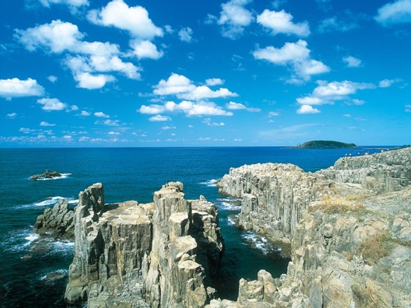 石川・和倉温泉の湯めぐりやグルメを満喫！開放的な海辺の温泉街を散策楽天トラベル